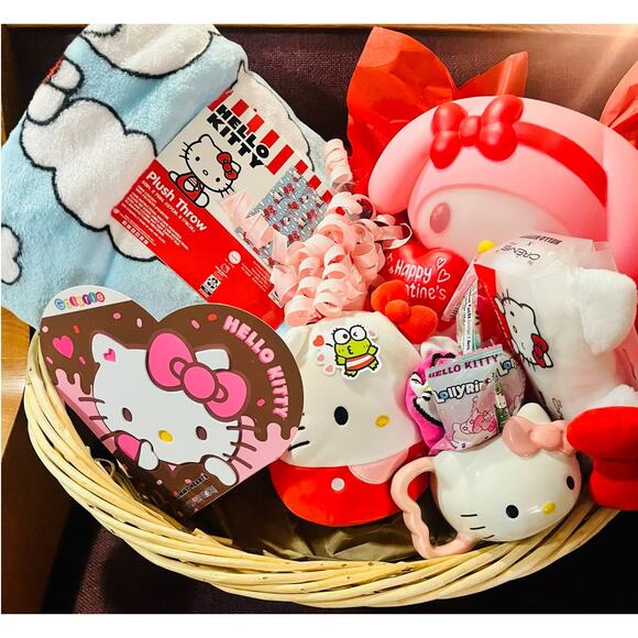 Hello Kitty Love basket 50 x 70 plush throw HK gummy hearts my melody light up - Picture 6 of 9